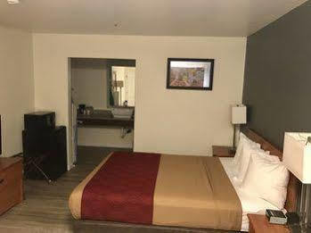 Econo Lodge University Arena Charlottesville Buitenkant foto